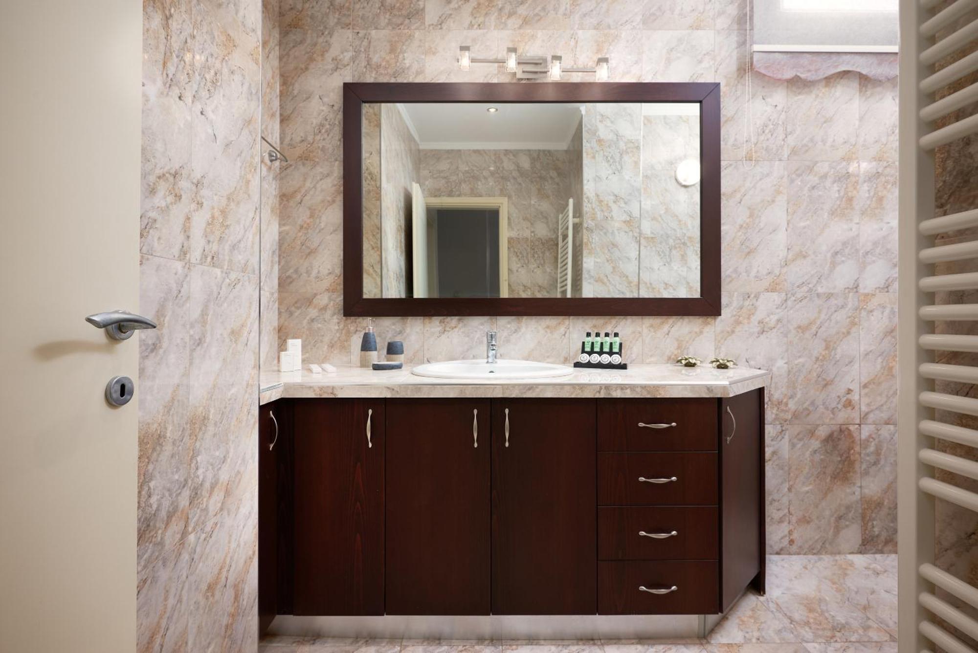 Villa Estia Project, Leisure - Billiards - Jacuzzi Goúrnes