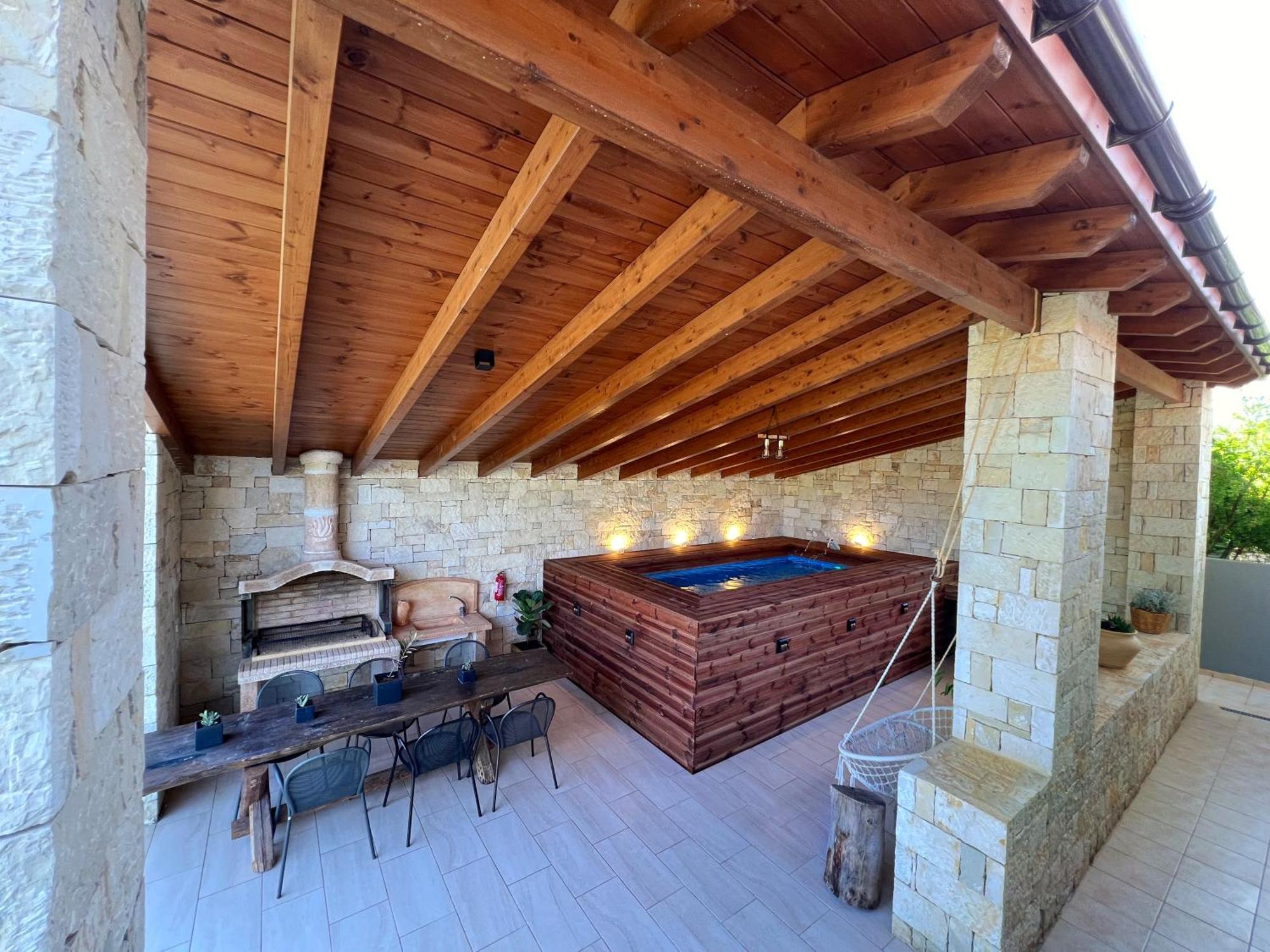 Estia Project, Leisure - Billiards - Jacuzzi Gournes Gouvon